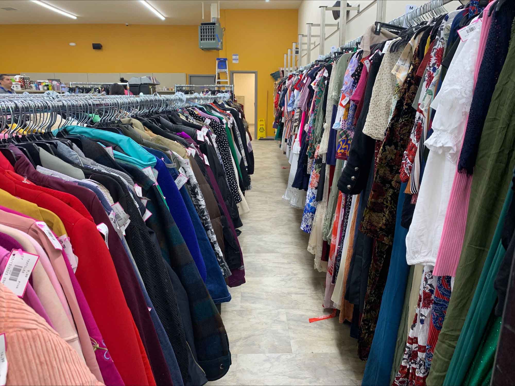 clothes - Second hand and Outlet